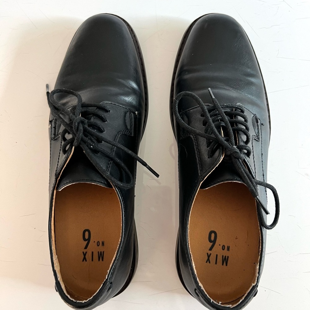 Men’s black dress shoes